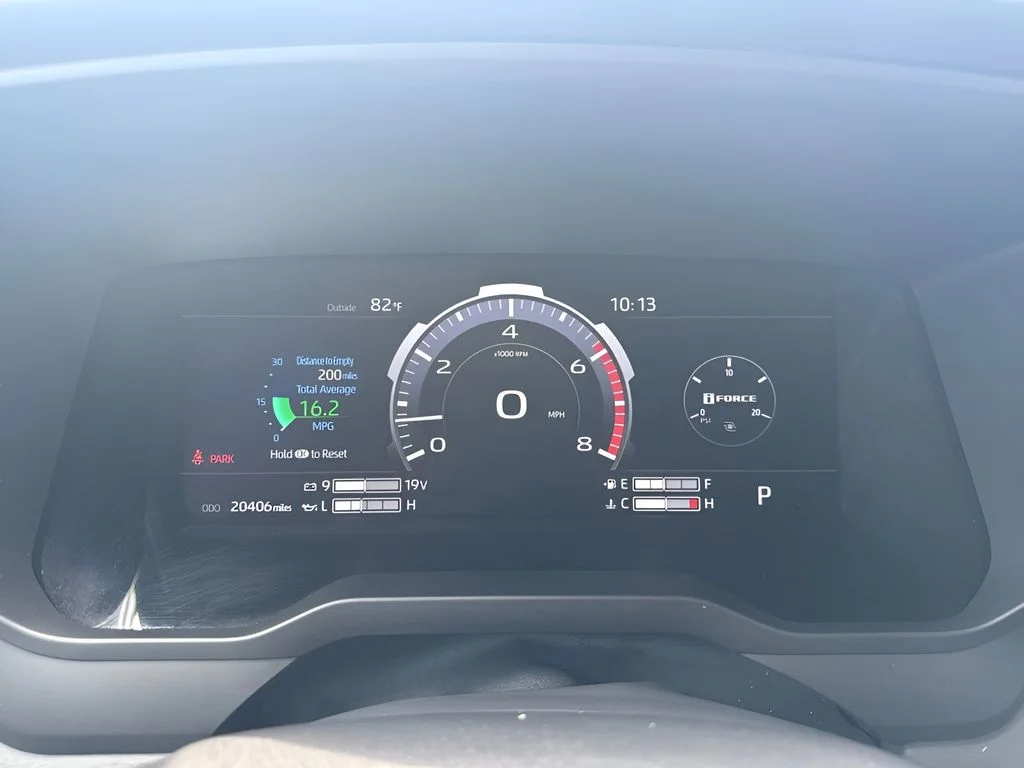 Used 2025 Silver Toyota Platinum image 17