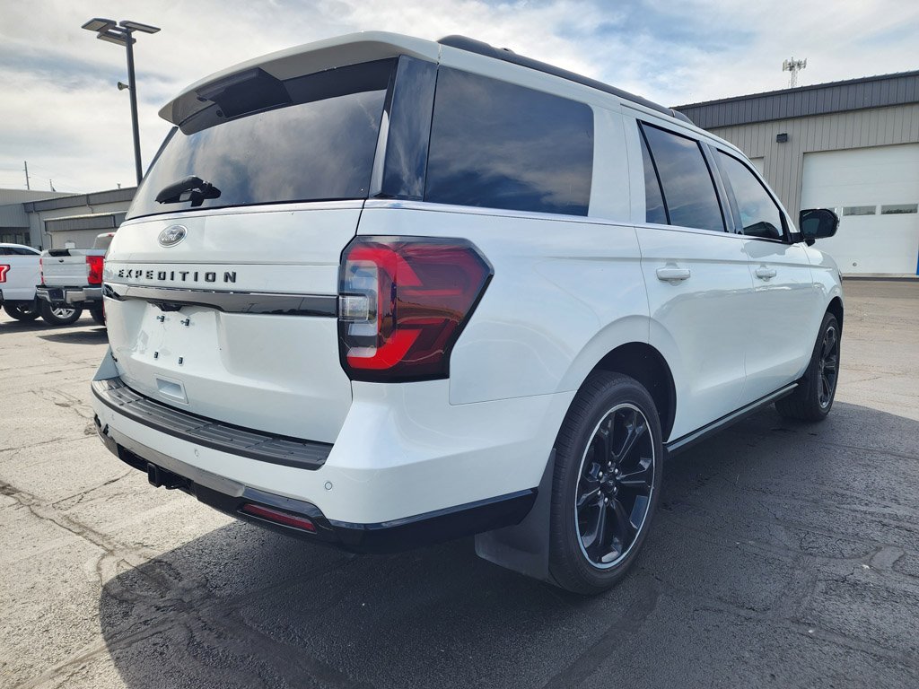 Used 2024 Star White Metallic Tri-Coat Ford Limited image 5