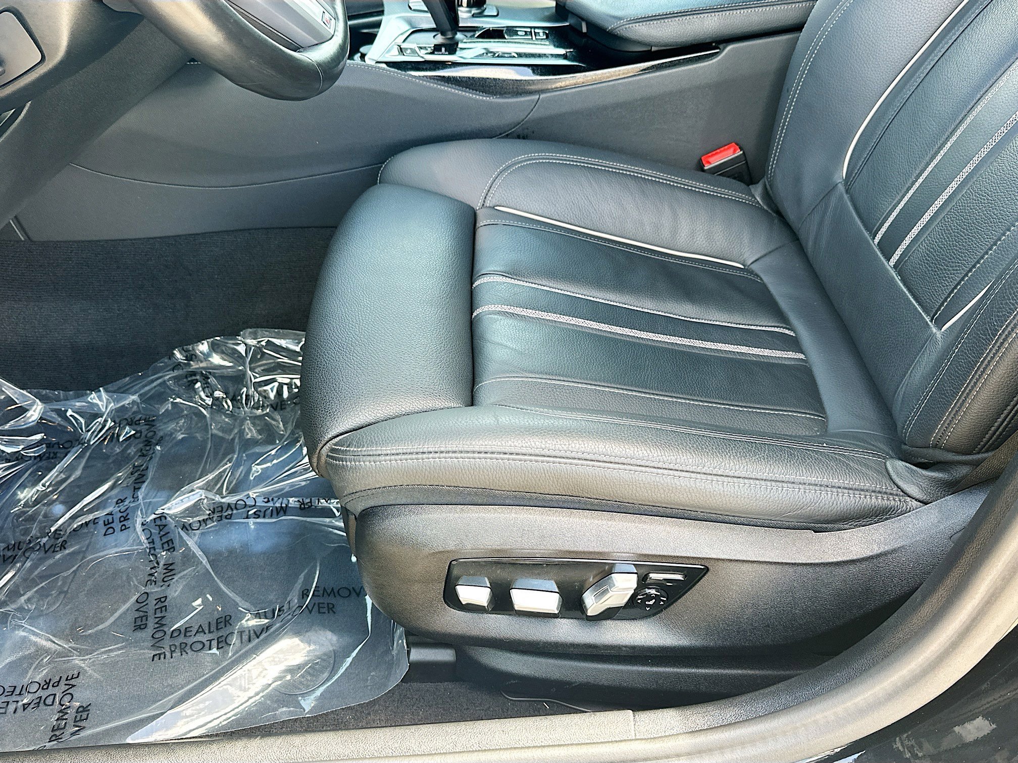 Used 2023 Black Sapphire Metallic BMW M550i xDrive image 16
