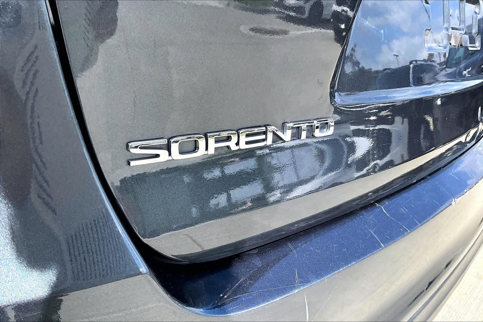 Used 2020 Gravity Grey Kia LX image 28
