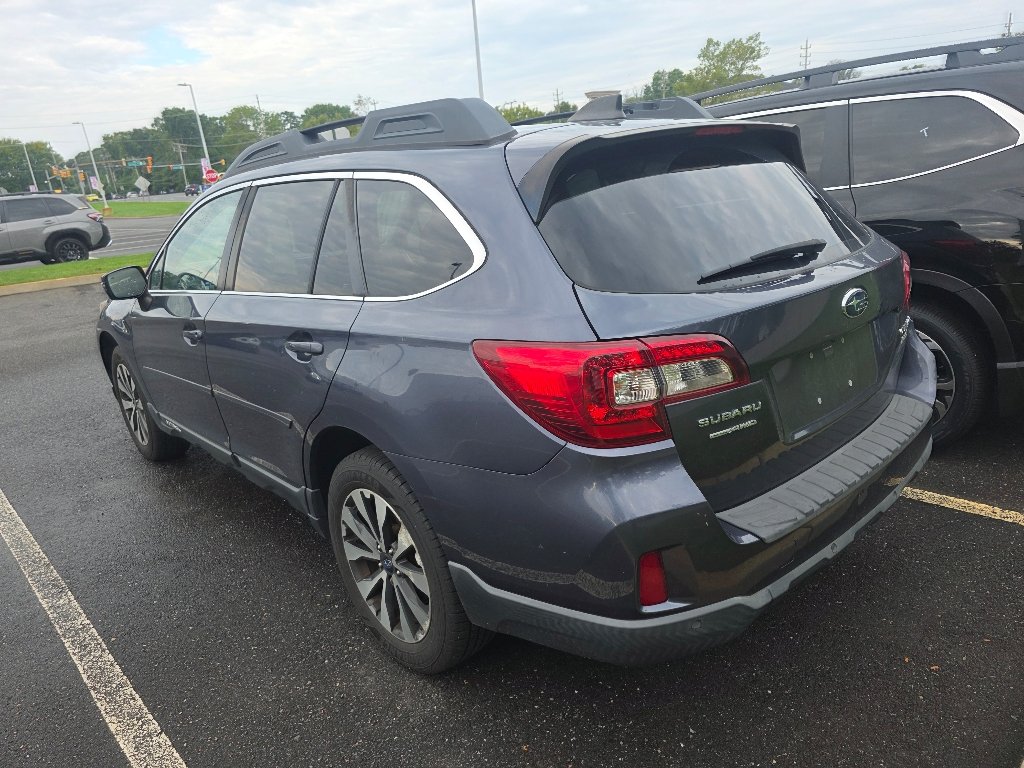 Used 2017 Carbide Gray Metallic Subaru 2.5i image 4