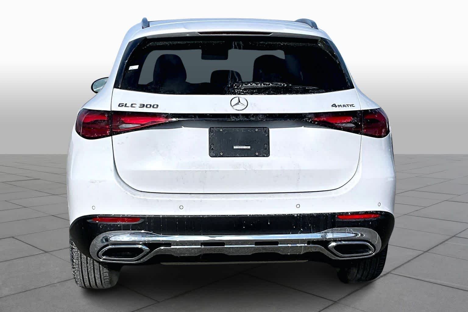 New 2026 MANUFAKTUR Moonlight White Metallic Mercedes-Benz GLC 300 image 5