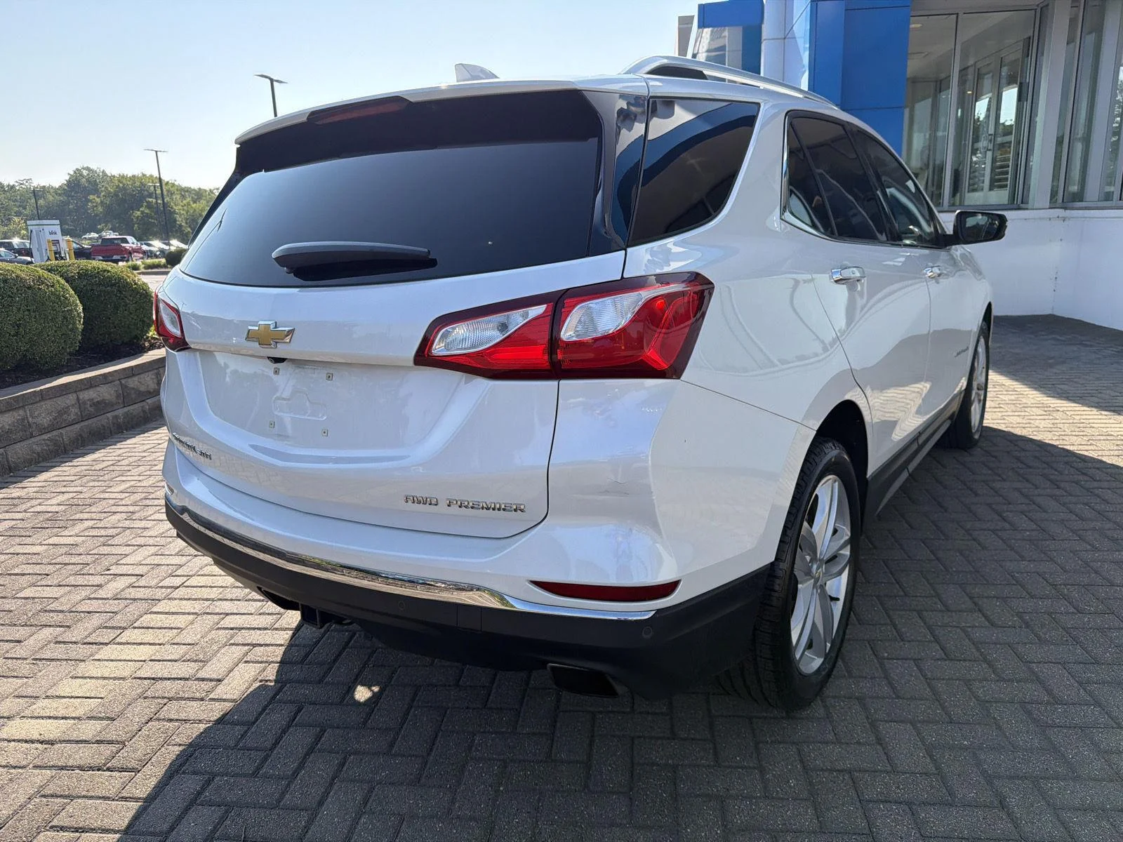 Used 2019 Iridescent Pearl Tricoat Chevrolet Premier image 5