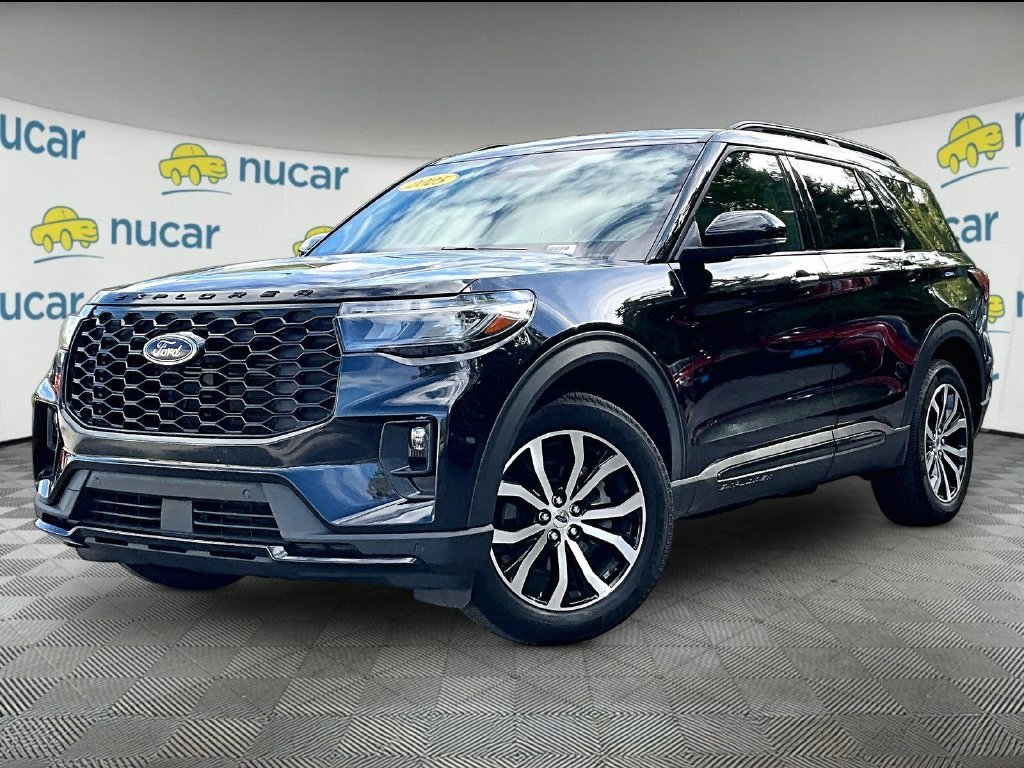 Used 2025 Black Metallic Ford ST-Line image 3