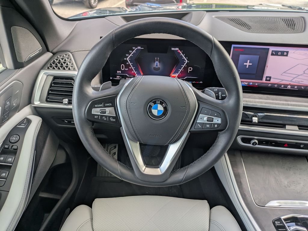 Used 2025 Blue BMW sDrive40i image 10