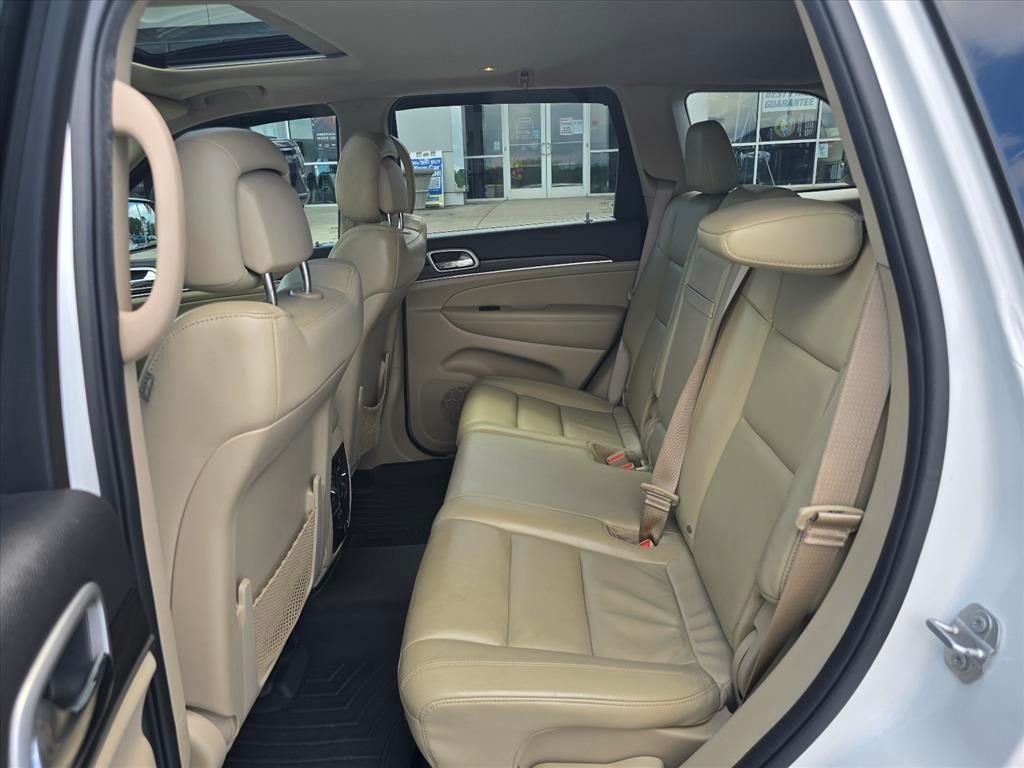 Used 2020 White Jeep Limited image 12