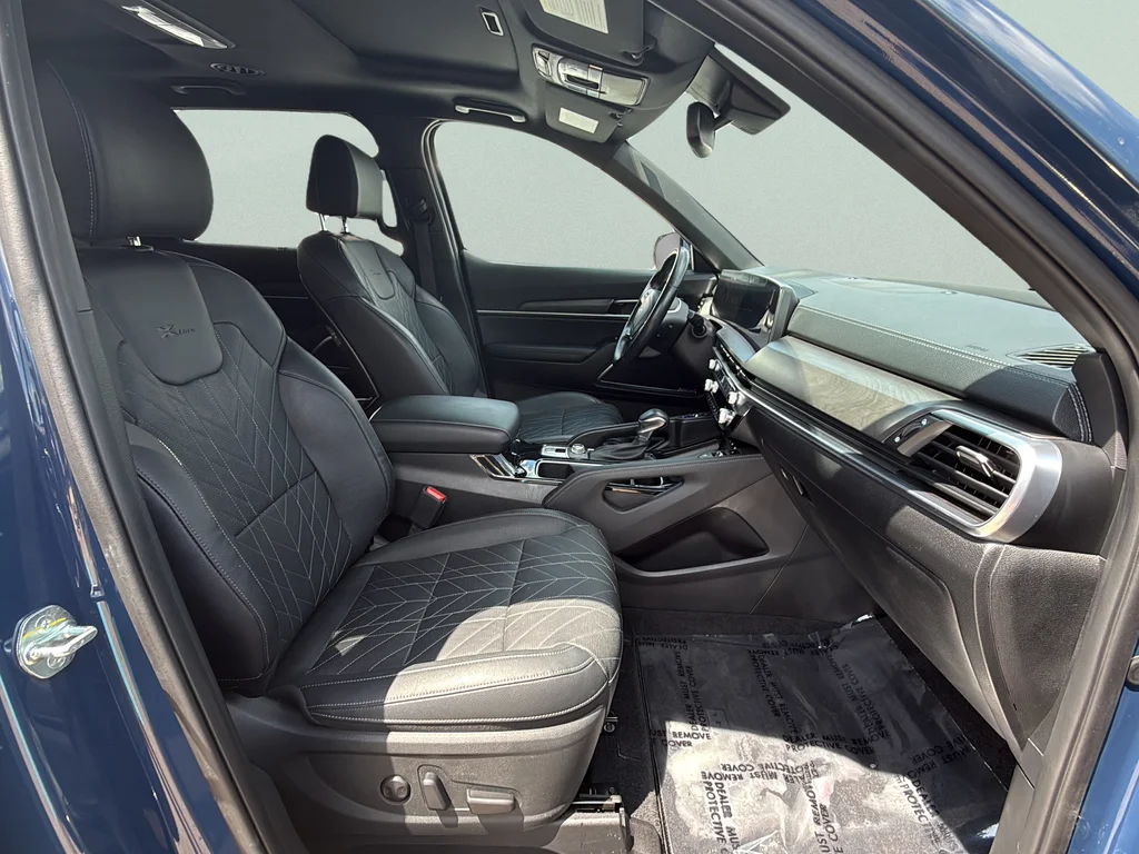 Used 2023 Midnight Lake Blue Kia SX X-Line image 13