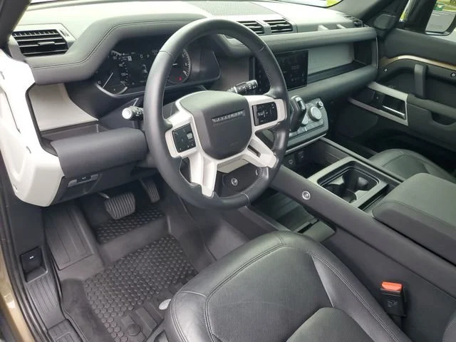 Used 2023 Gold Land Rover SE image 6