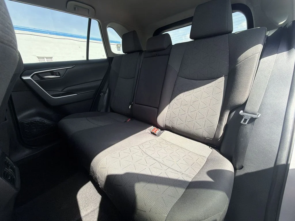 Used 2021 Silver Toyota XLE image 32