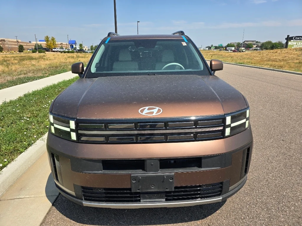 Used 2025 Earthy Brass Matte Hyundai Limited image 8