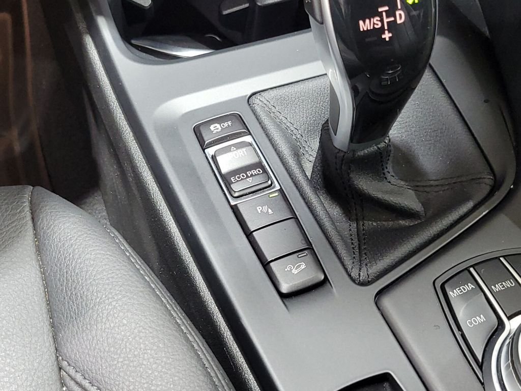 Used 2022 White BMW xDrive28i image 28