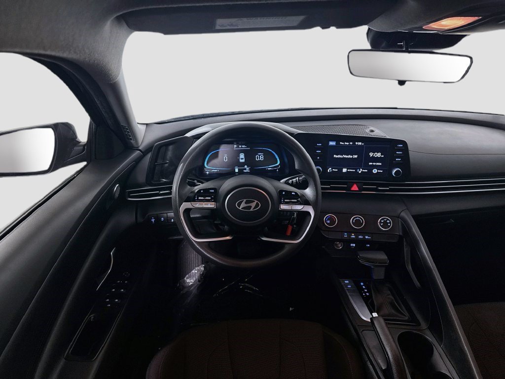 Used 2025 Amazon Gray Hyundai SE image 13