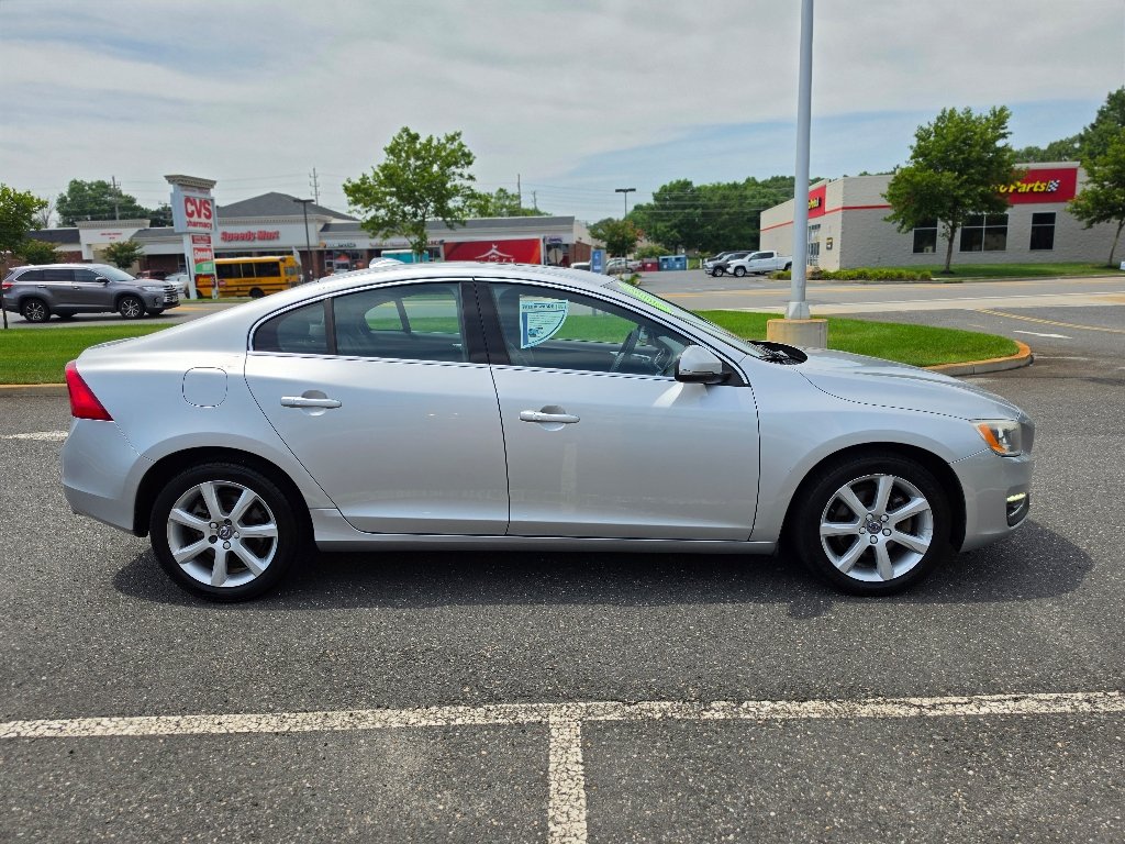 Used 2016 Silver Volvo T5 Drive-E Premier image 21