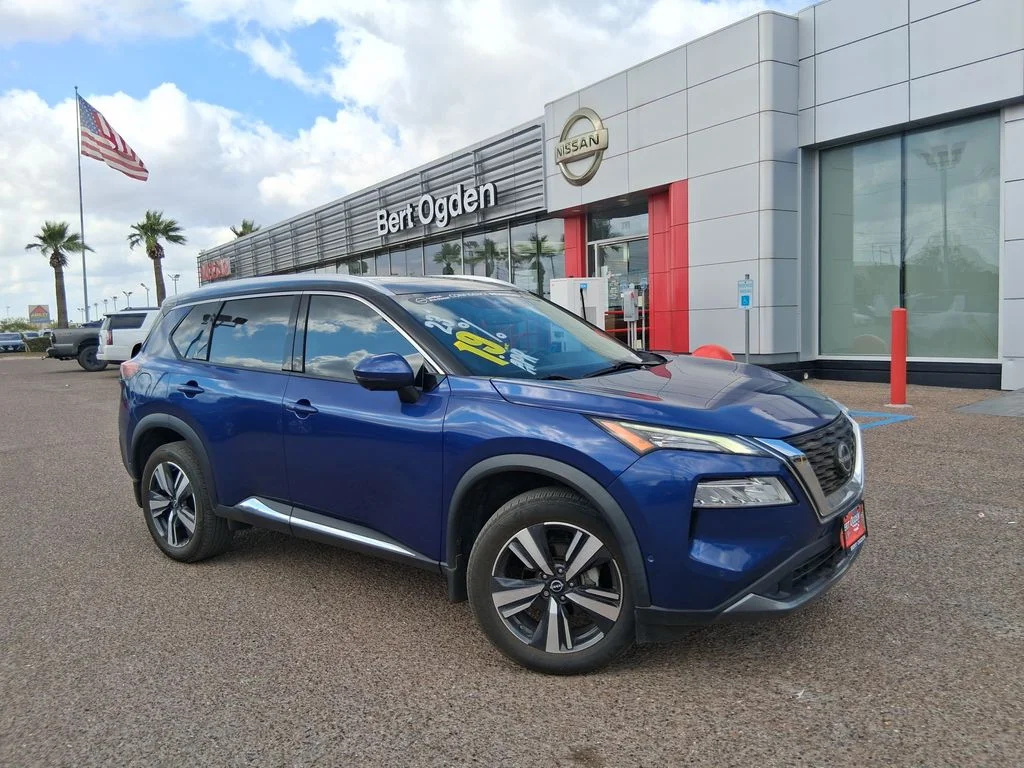 Used 2023 Blue Nissan SL image 1