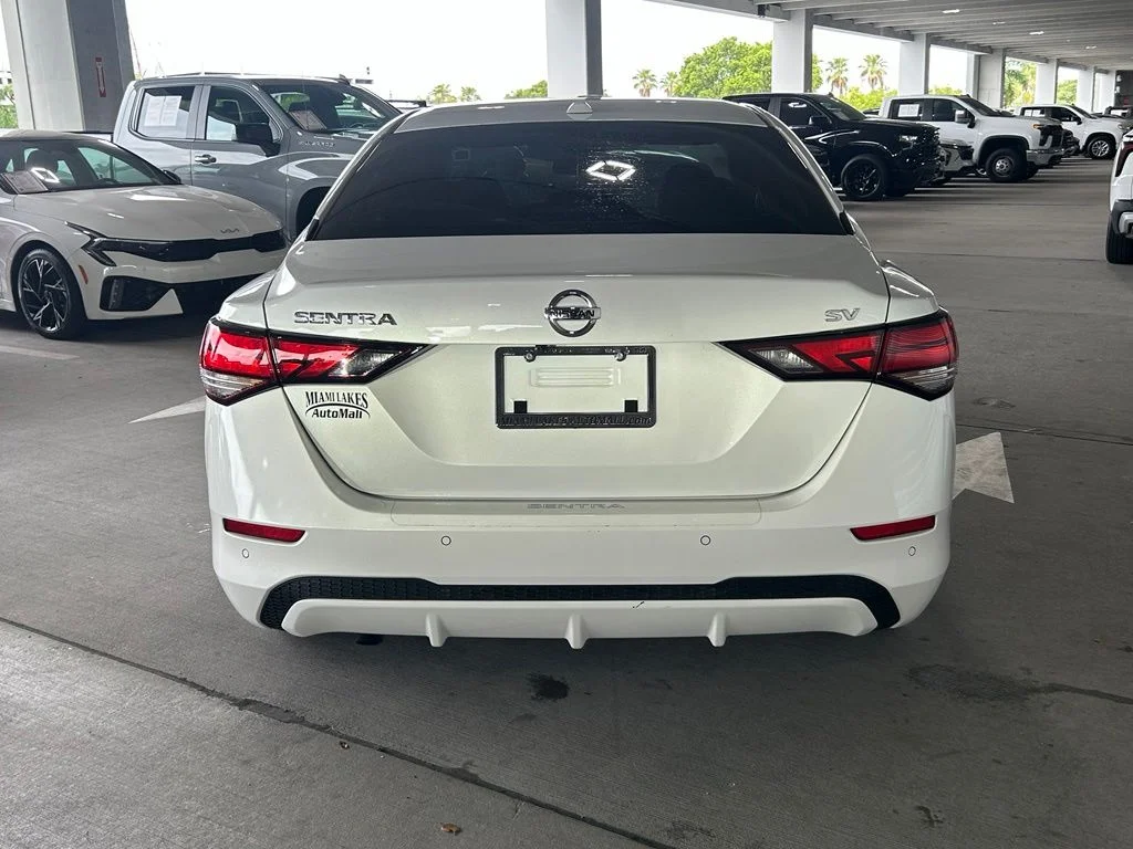 Used 2022 Aspen White TriCoat Pearl Nissan SV image 3