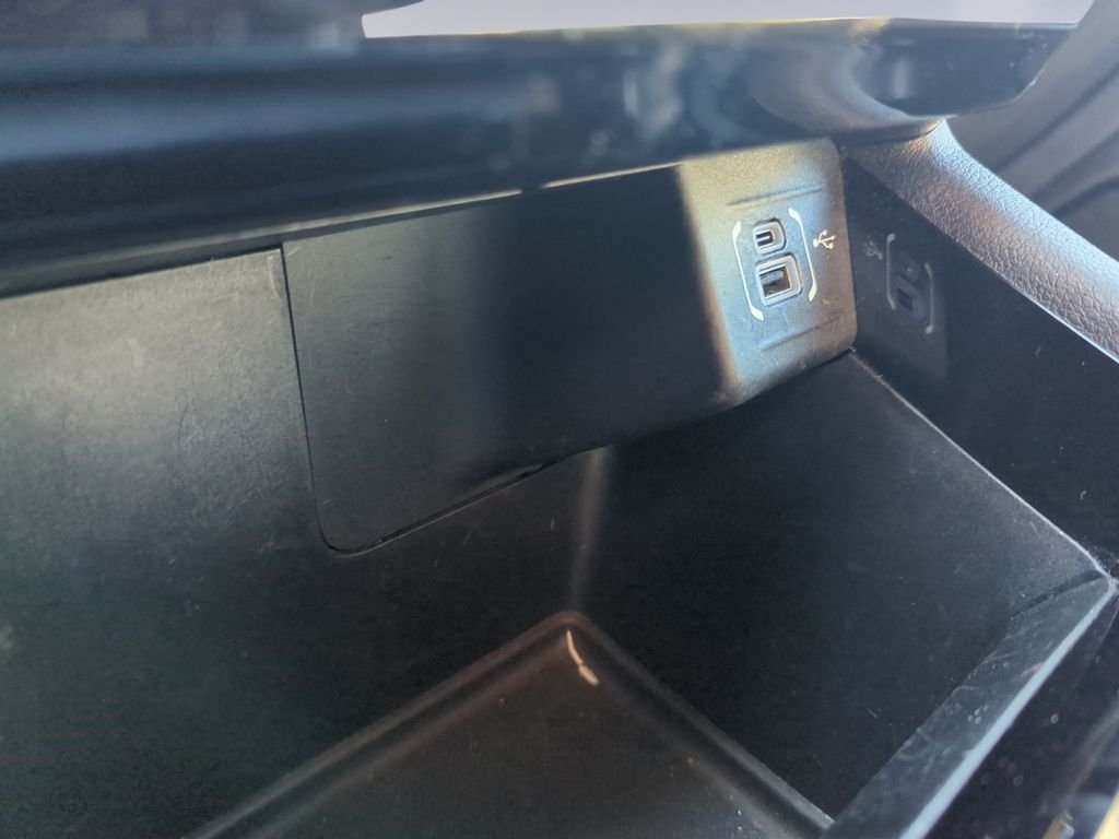 Used 2025 White Jeep Limited image 13
