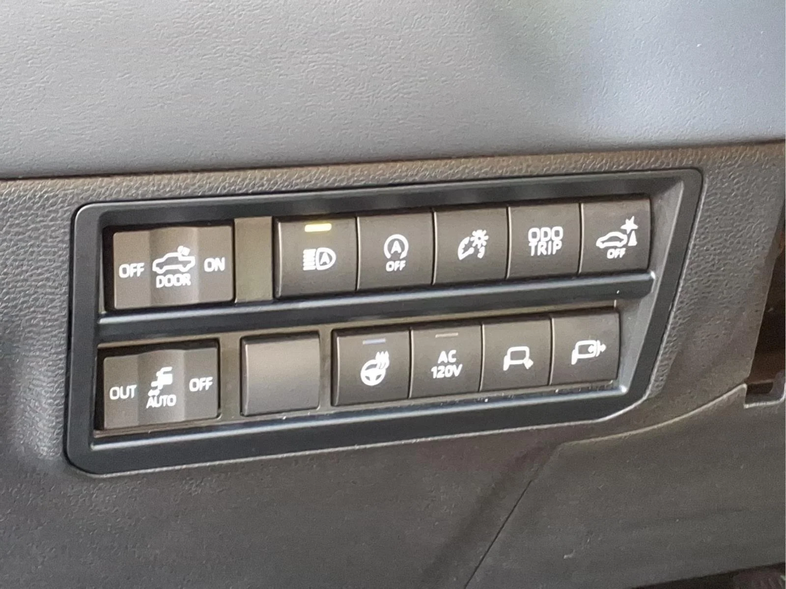 2024 Toyota Tundra Platinum - Photo 17