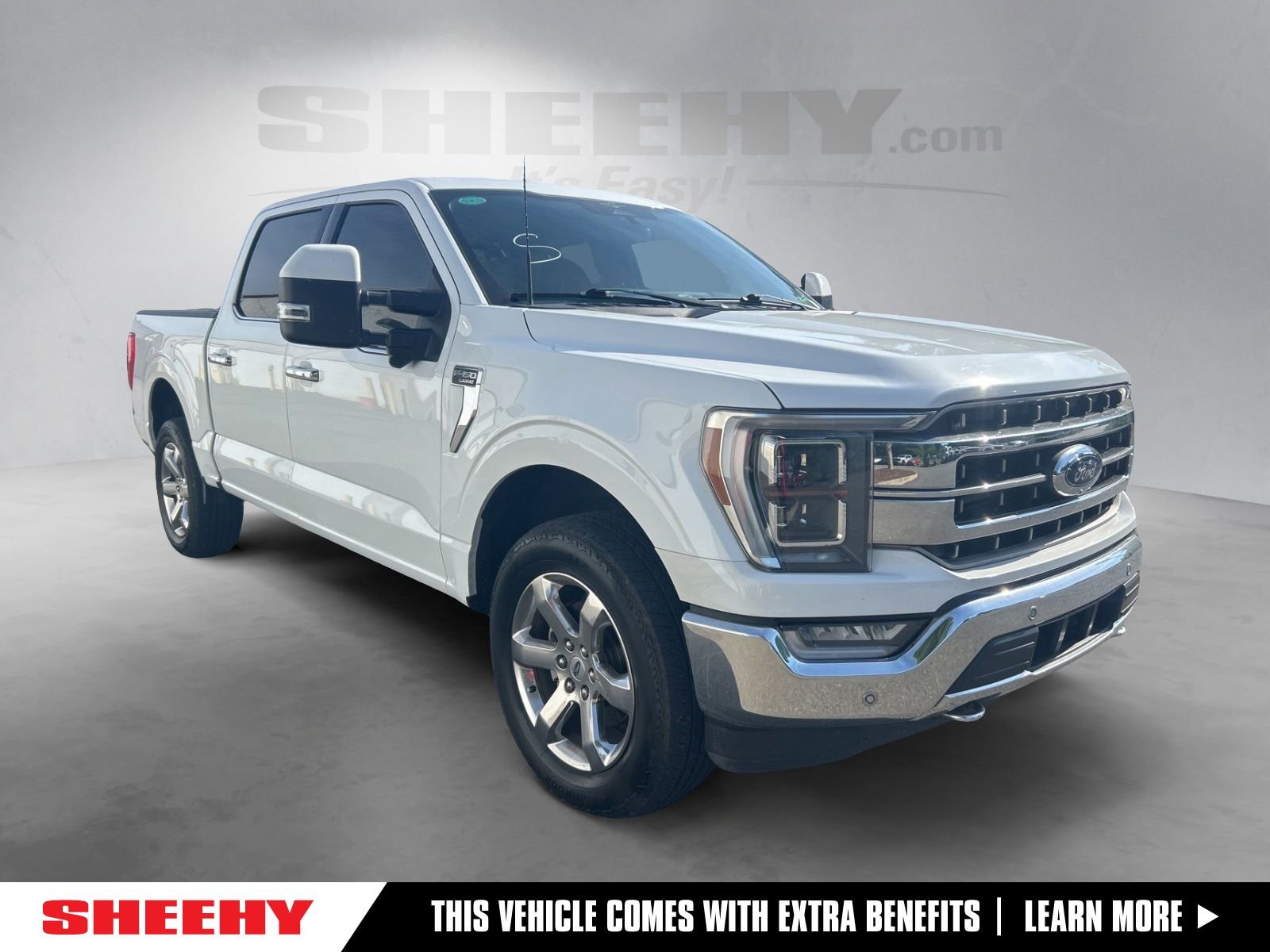 Used 2023  Ford Lariat image 1