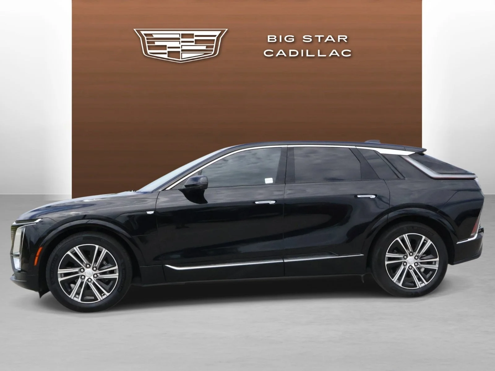 Certified 2024 Cadillac LYRIQ Luxury 1 with VIN 1GYKPPRK1RZ108521 for sale in Friendswood, TX