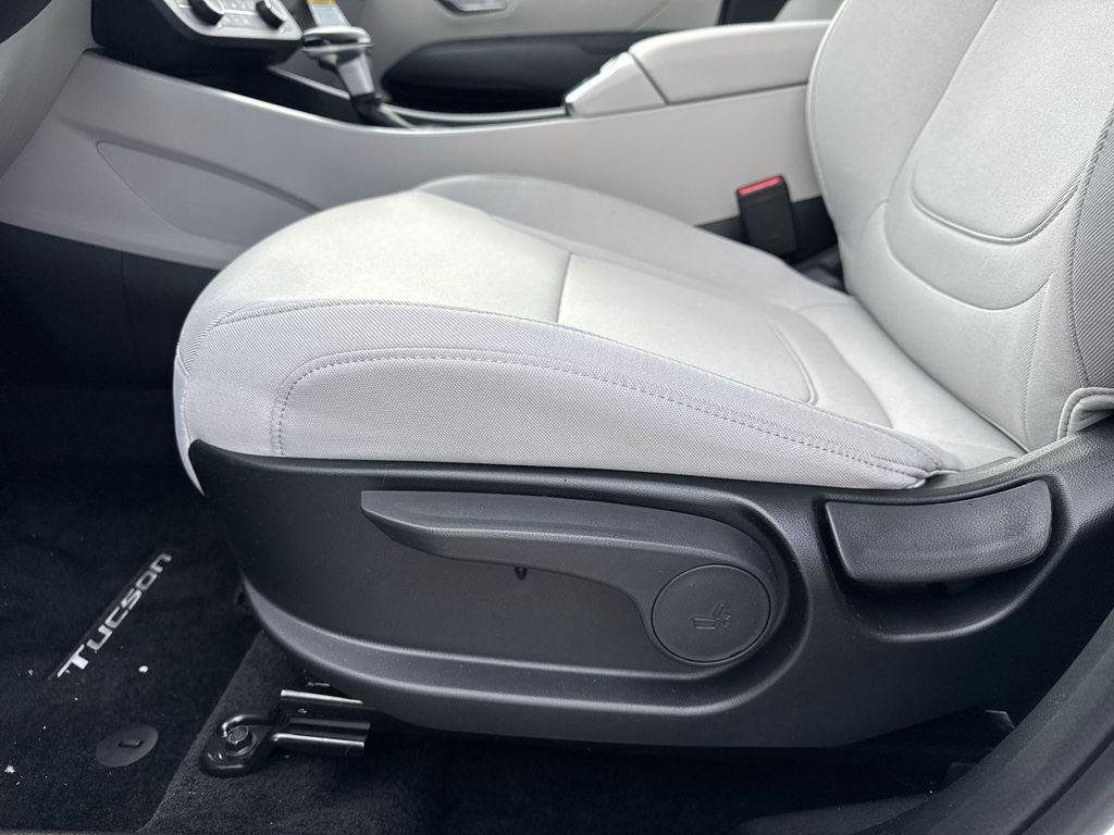 New 2026 White Pearl Hyundai SE FWD image 14
