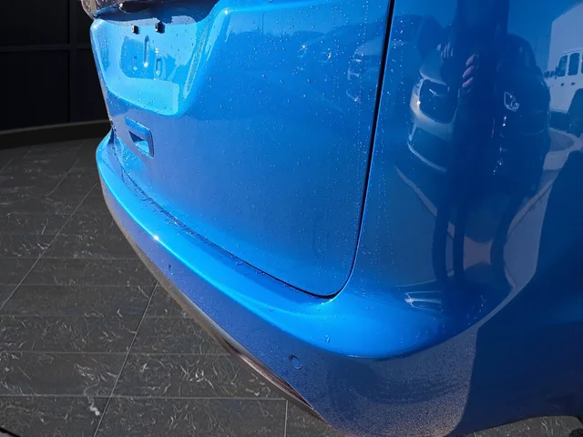 New 2026 Hydro Blue Pearl-Coat Exterior Paint Chrysler Select image 34