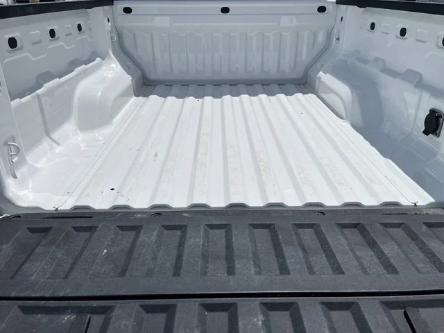 Used 2024 White GMC AT4 image 29