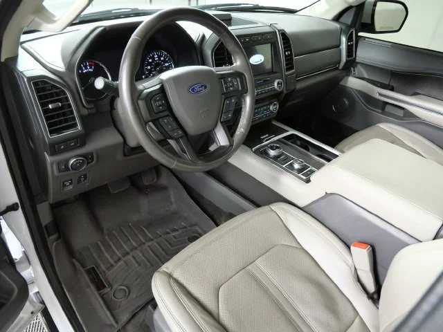 Used 2018 White Ford Limited image 3