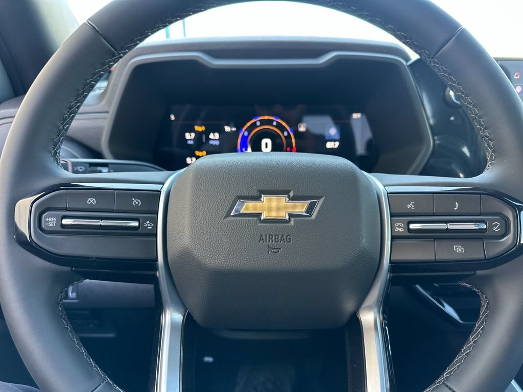 New 2026 Summit White Chevrolet WT image 22