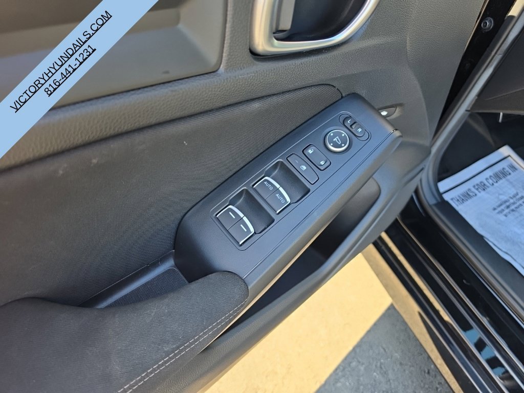 Used 2025  Honda Sport image 14