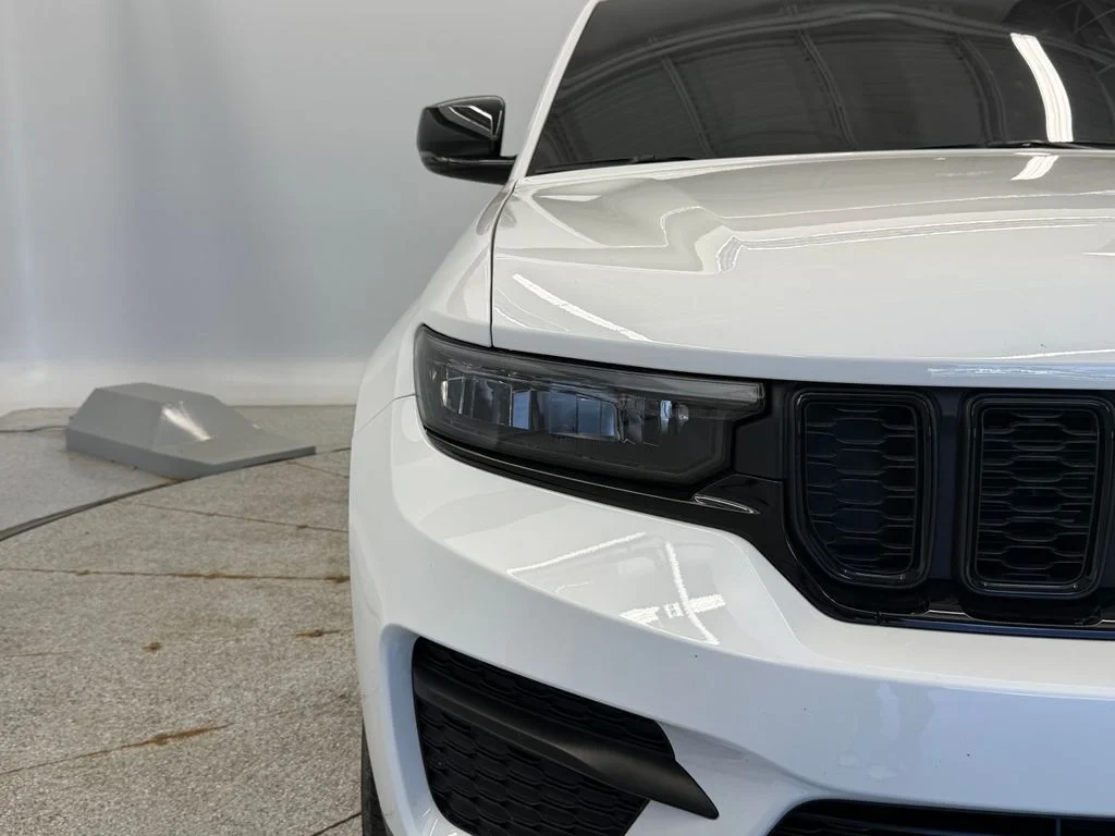Certified Used 2023 White/off-white Jeep Altitude X image 3