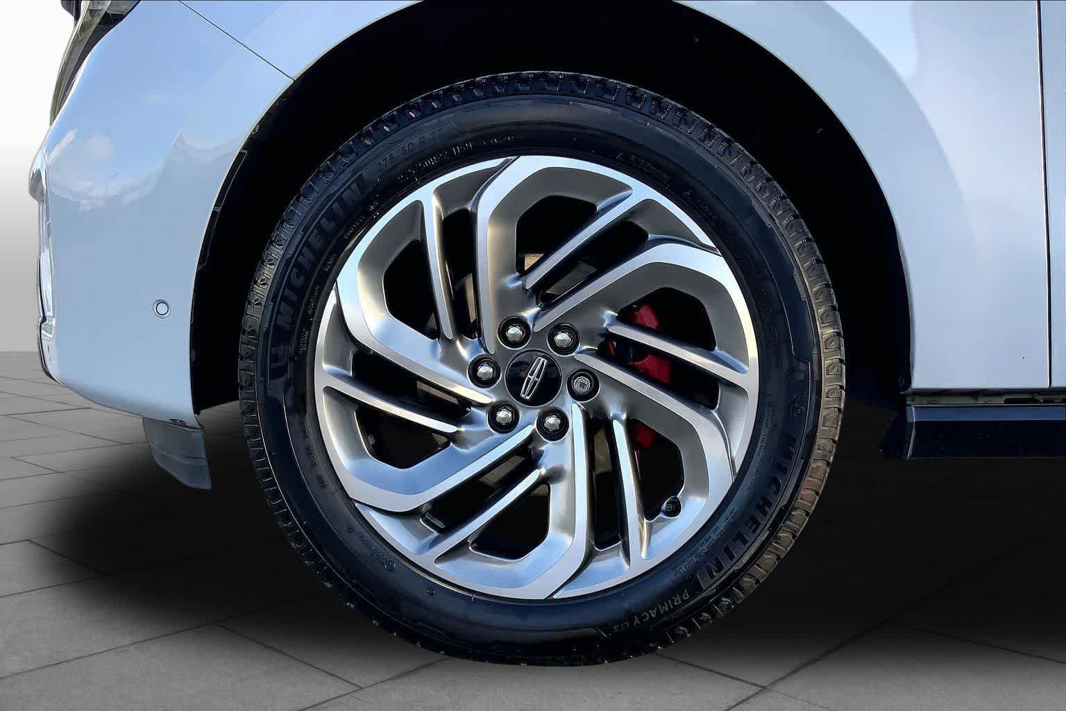Used 2025 Space Silver Ford Platinum image 11