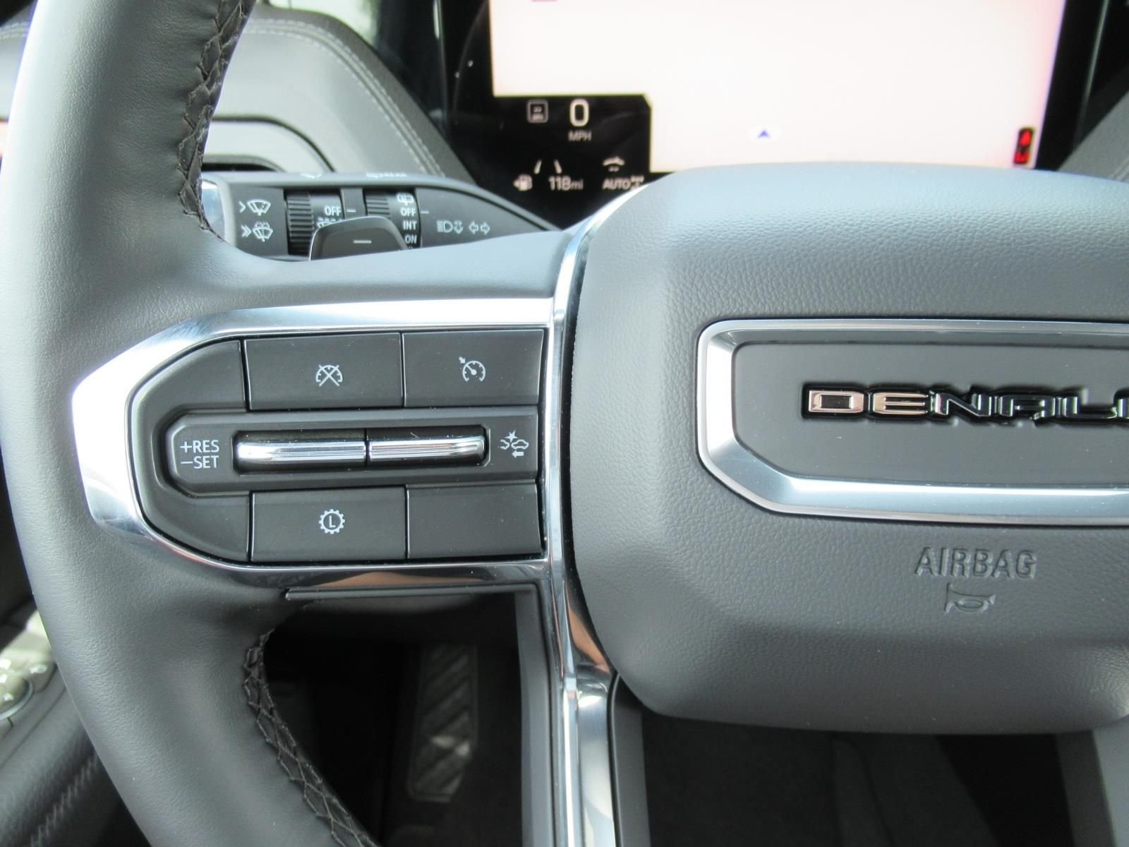 Used 2025 Silver GMC Denali image 23