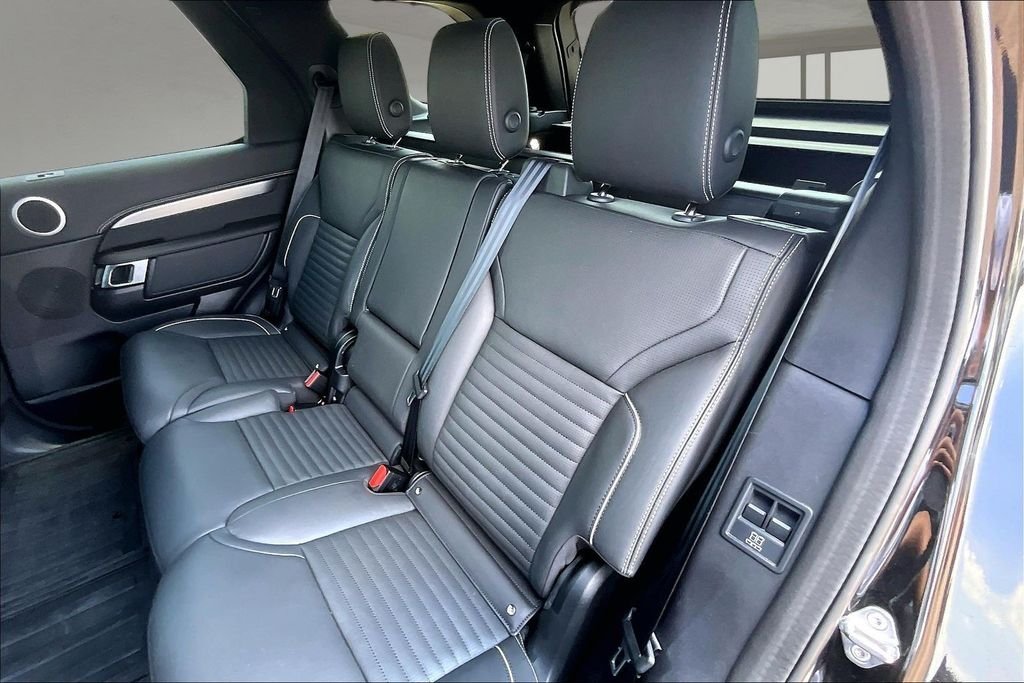 Used 2024 Black Land Rover Dynamic SE image 26