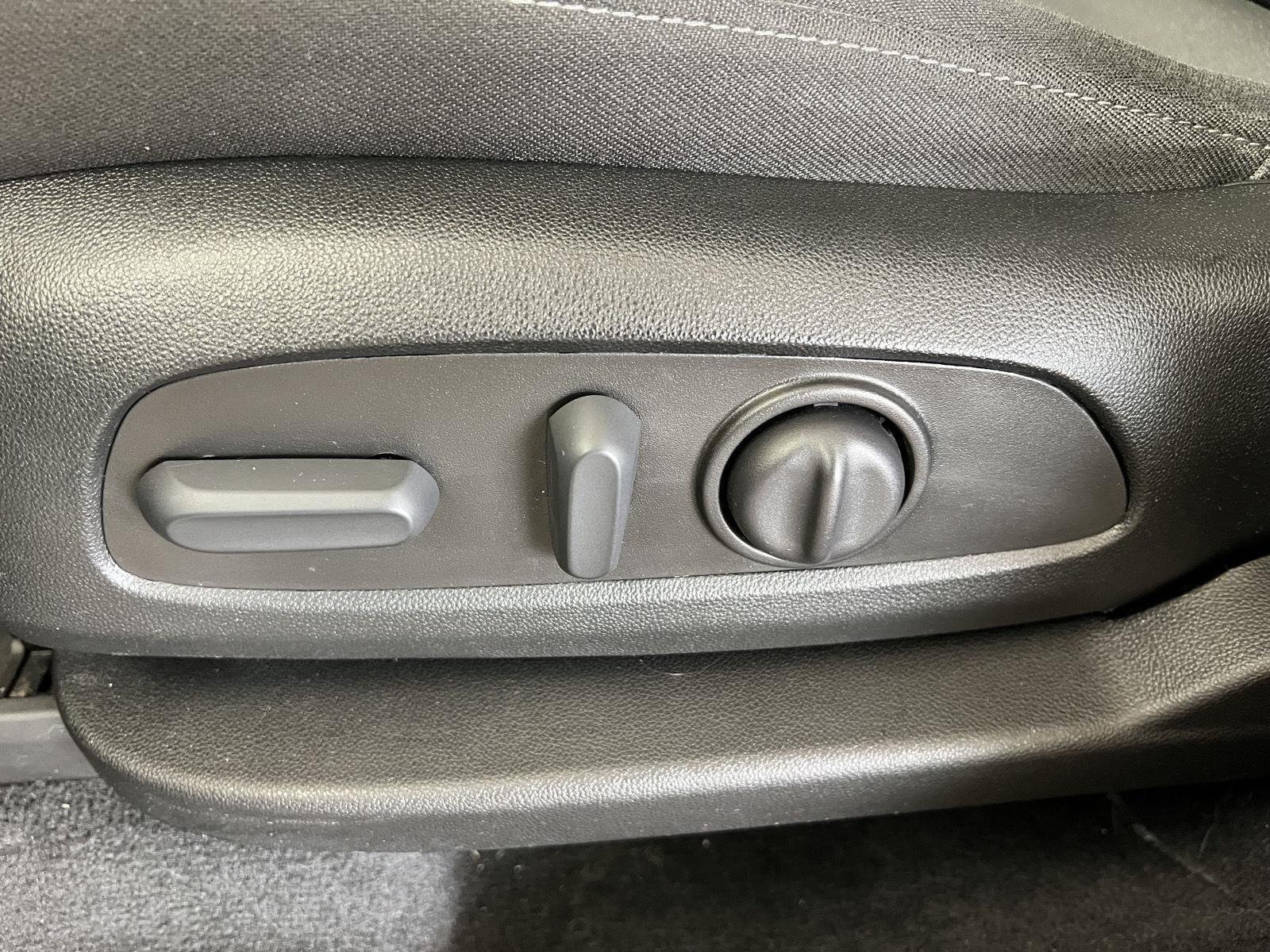 Used 2023 Mosaic Black Metallic Chevrolet LT Cloth image 6