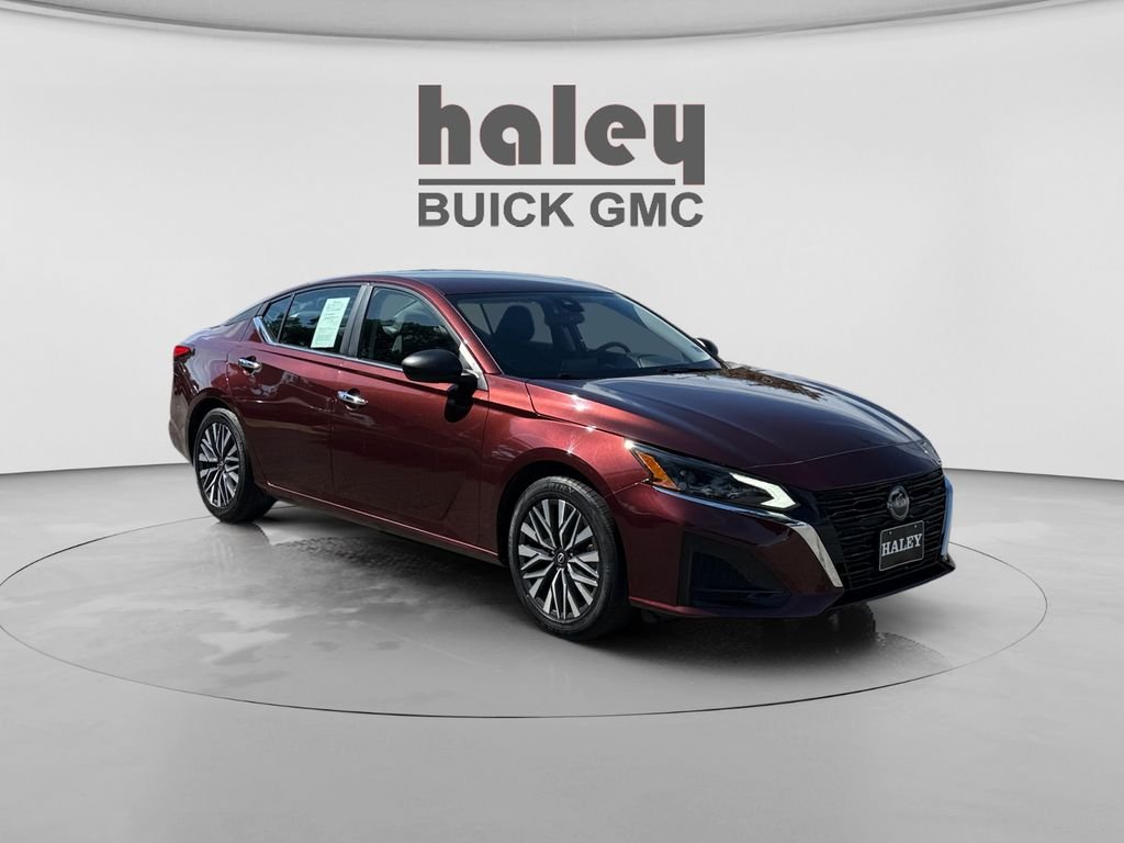 Used 2024 Red Nissan 2.5 SV image 7