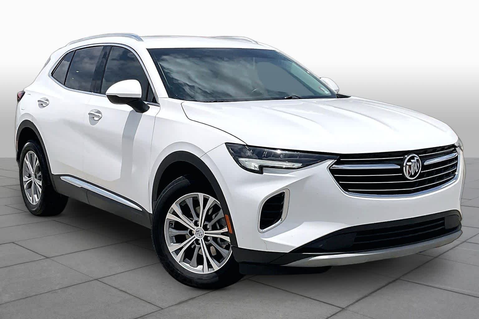 Used 2022 Summit White Buick Preferred image 3
