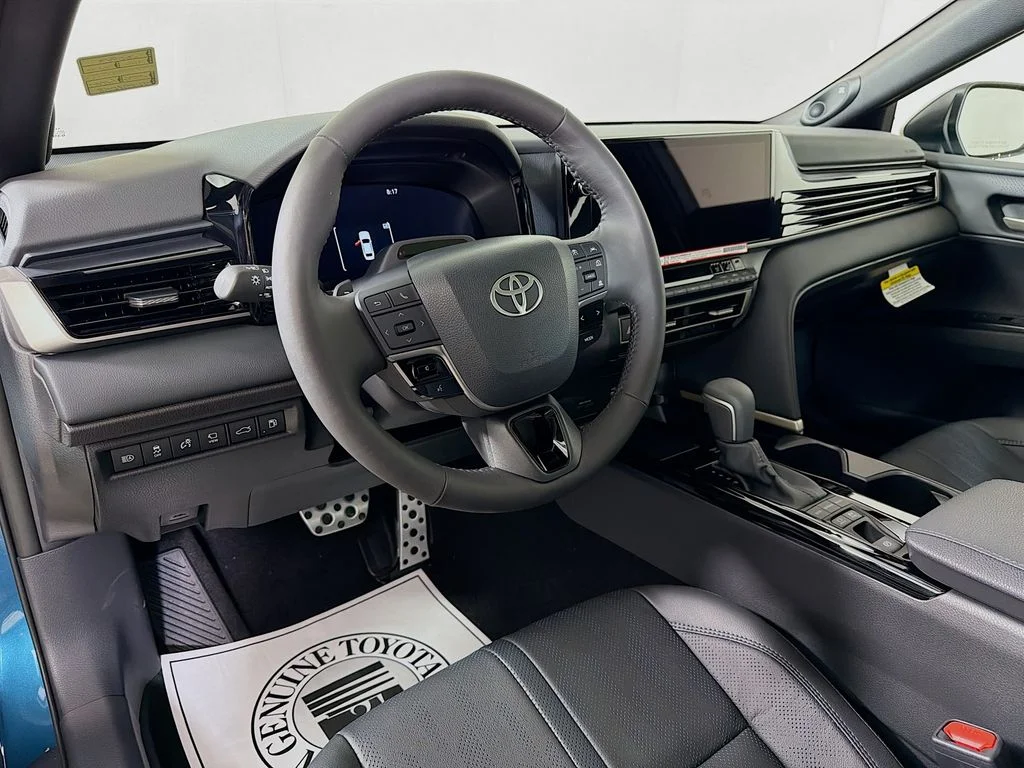 2026 Toyota Camry XSE - Photo 9
