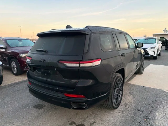 Used 2025 Black Jeep Summit image 5