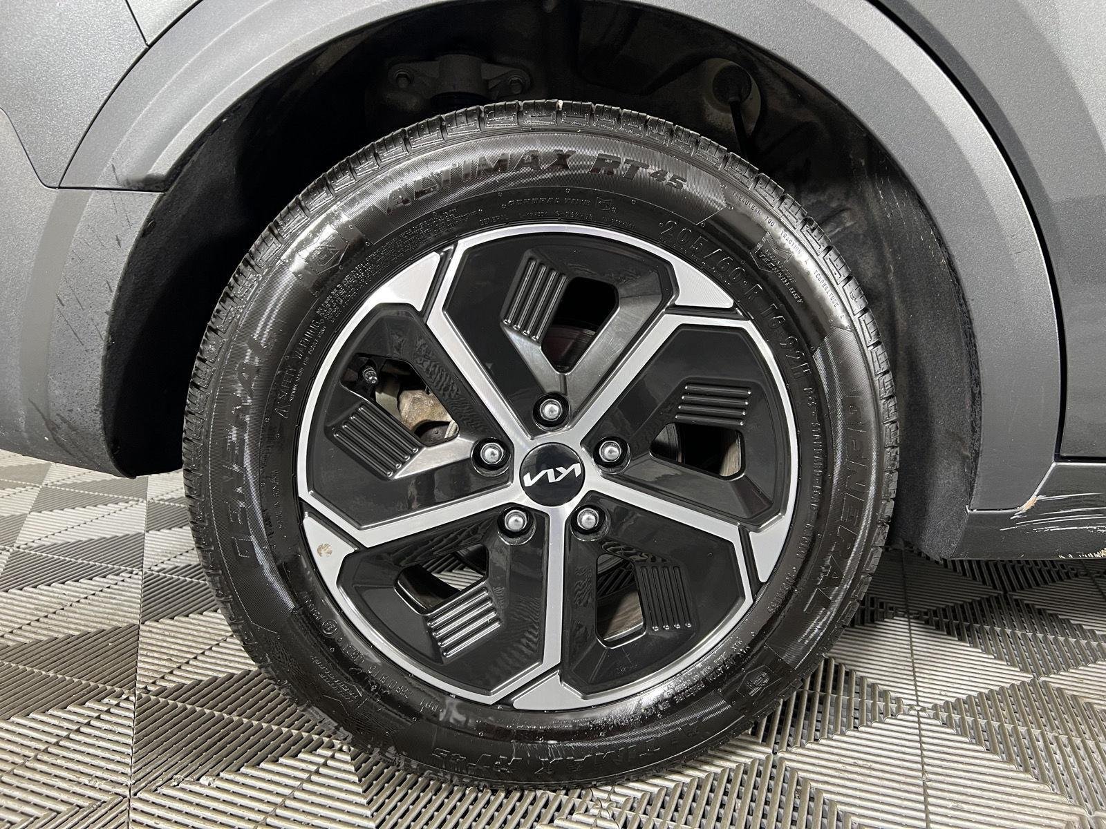 Used 2024 Graphite Gray Kia EX image 11