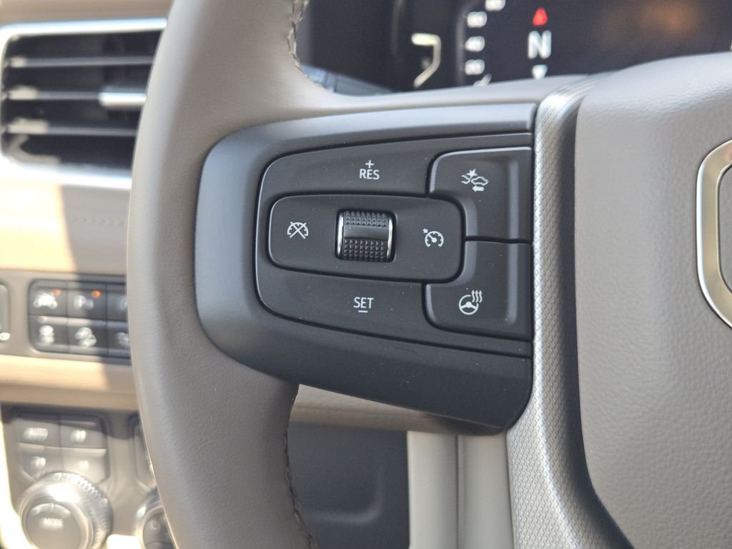Used 2024 White GMC Denali image 29
