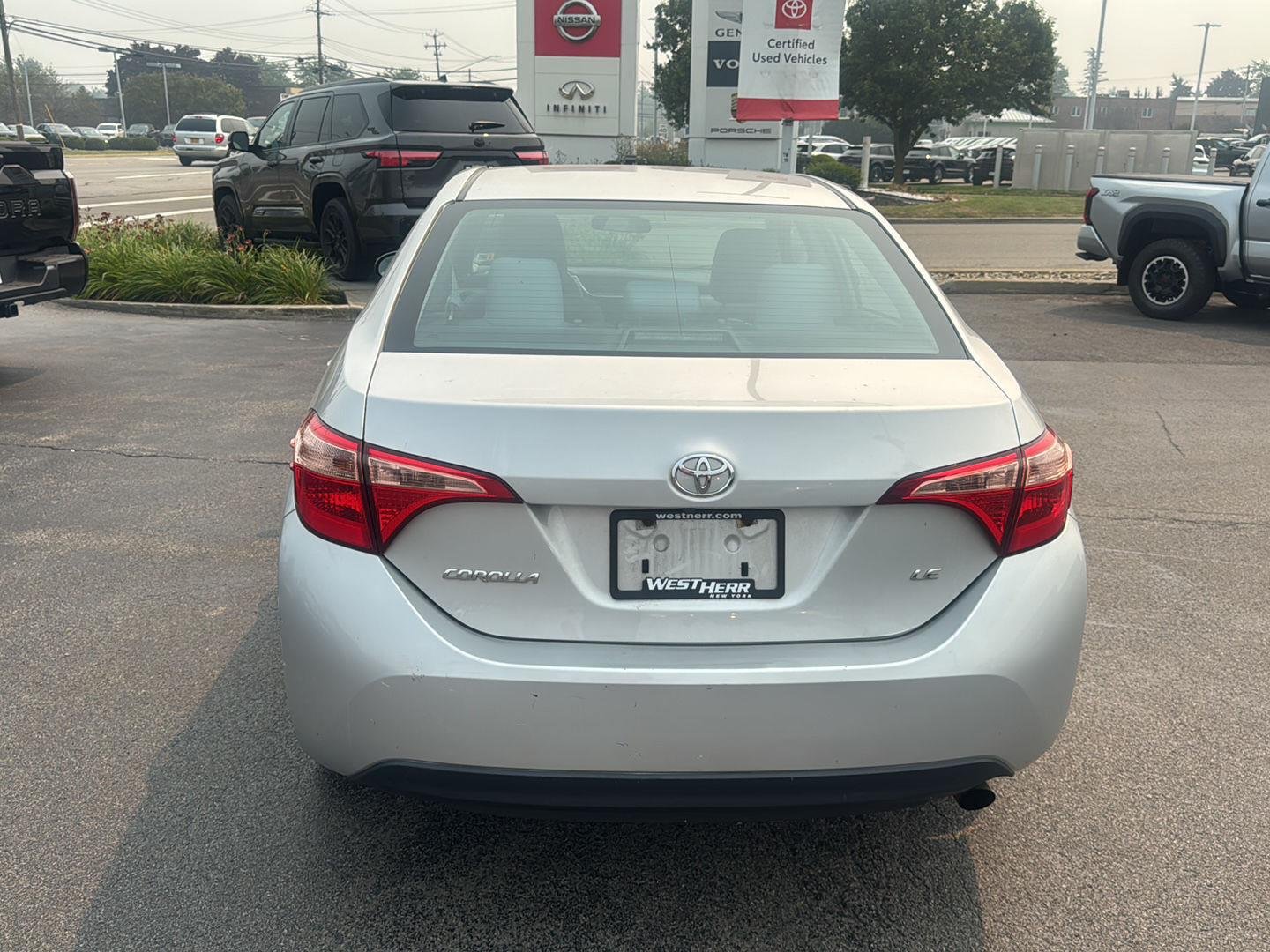 Used 2019 Classic Silver Metallic Toyota LE image 5
