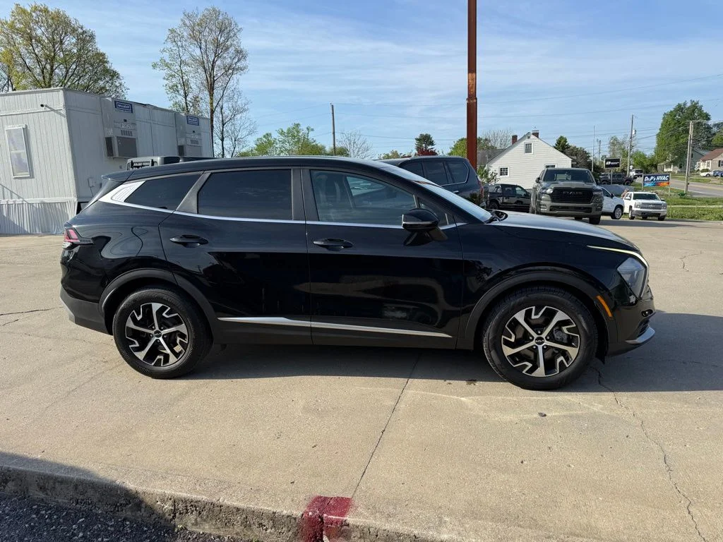 Used 2023 Black Kia EX image 5