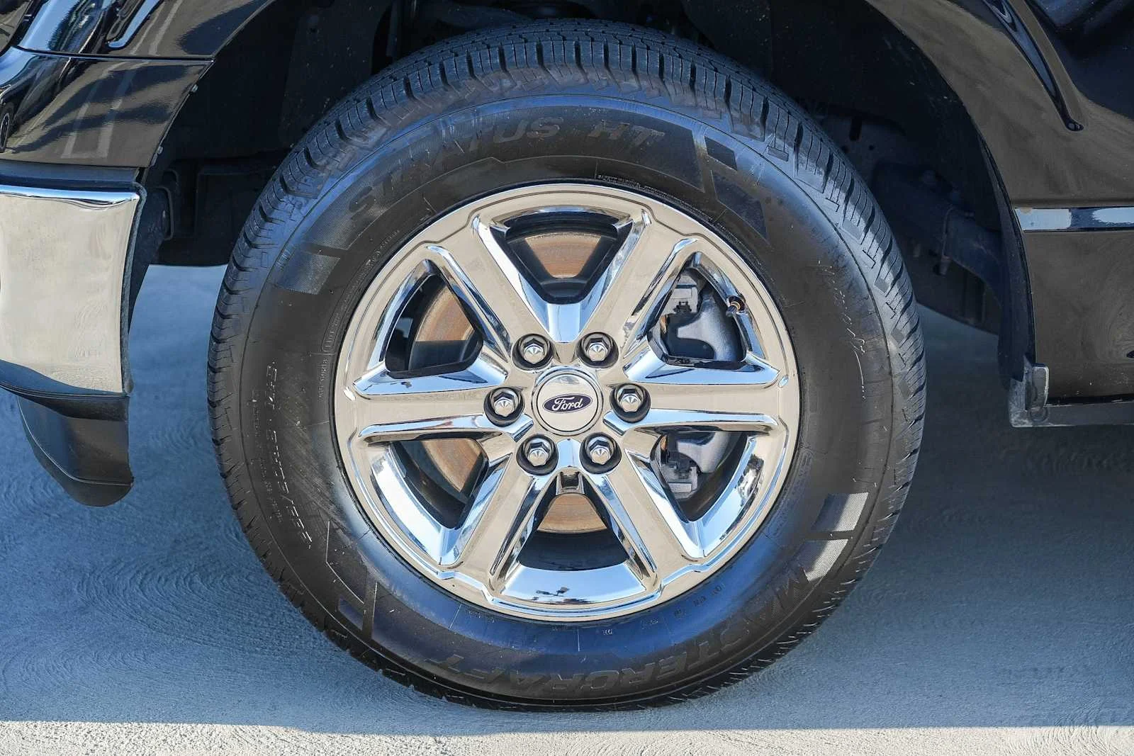 Used 2025 Agate Black Metallic Ford XLT image 10
