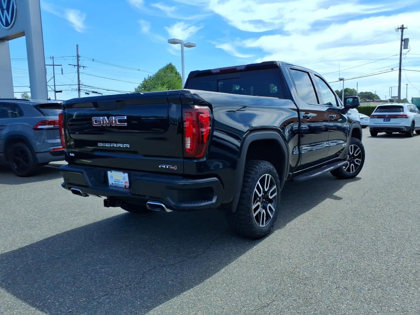 Used 2022 Ebony Twilight Metallic GMC AT4 image 5