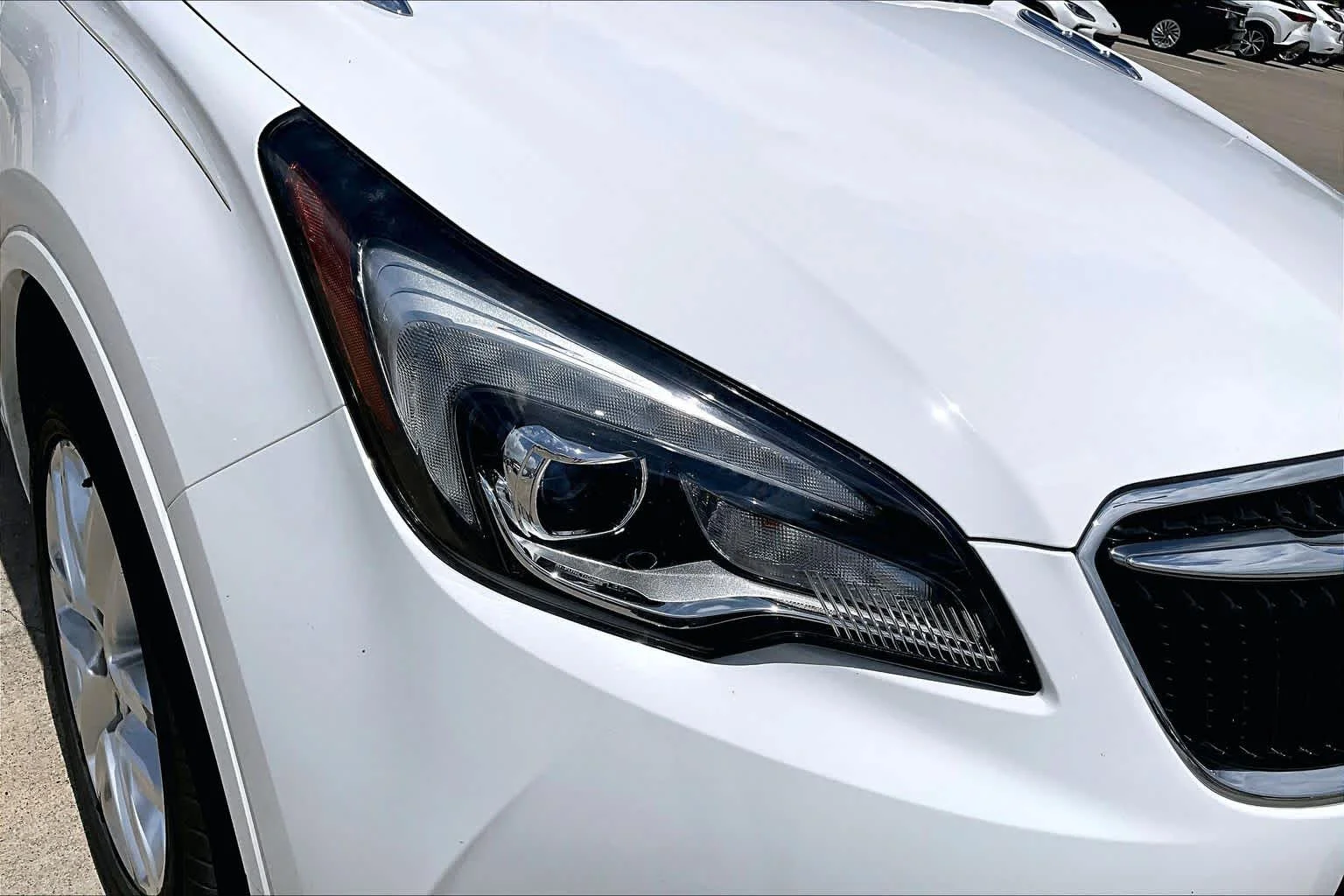 Used 2019 Summit White Buick Premium image 25