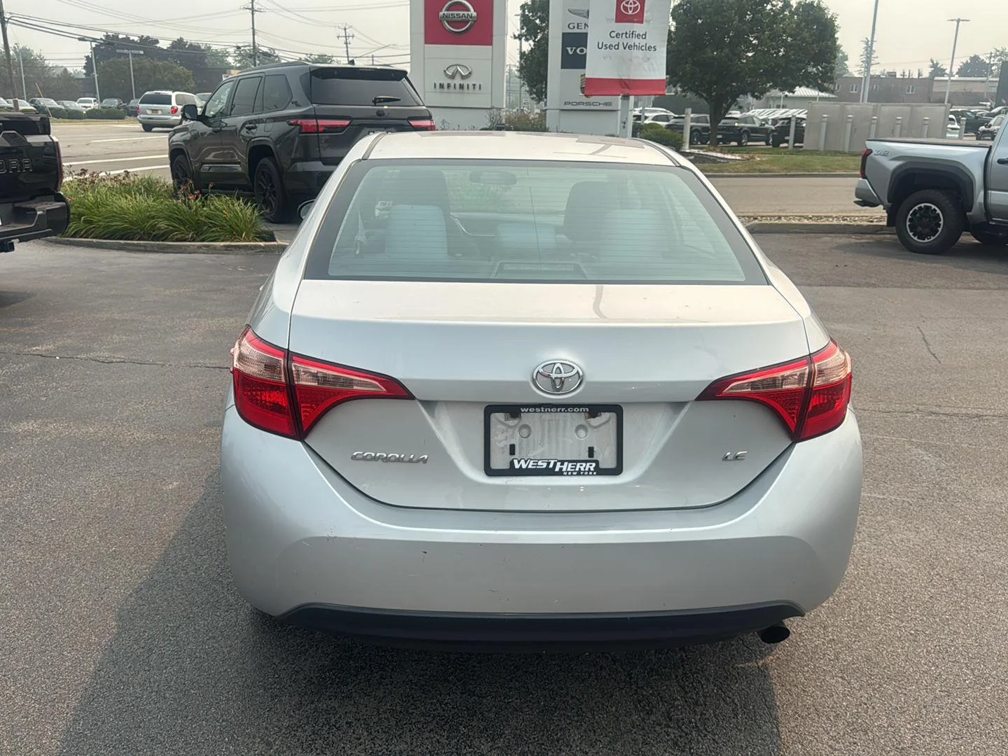 Used 2019 Classic Silver Metallic Toyota LE image 5