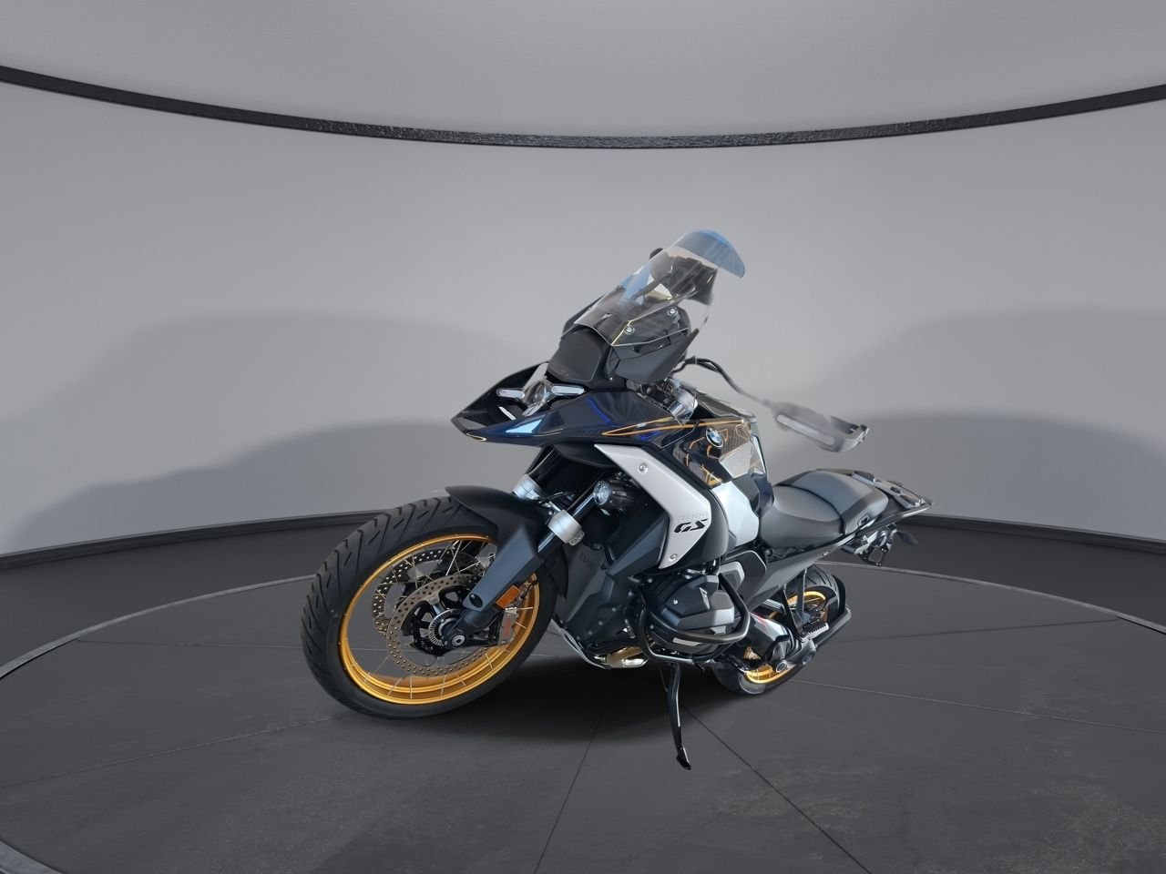 Used 2026  BMW  image 4