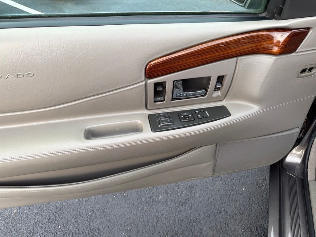 Used 1999  Cadillac Base image 9