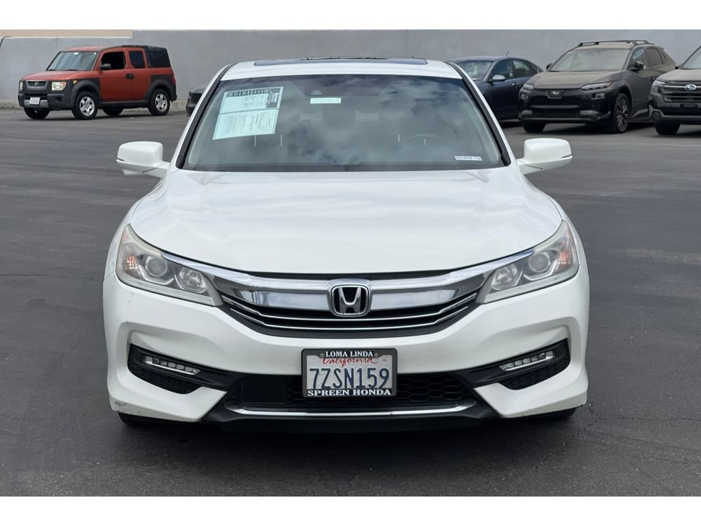 Used 2017 White Orchid Pearl Honda EX image 9
