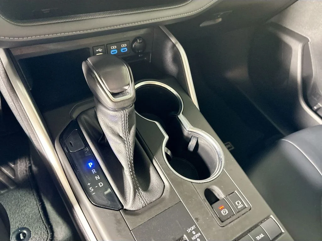 Used 2022 Beige Toyota XLE image 17